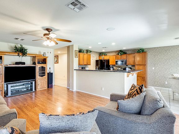 4th image of 15831 W MARCONI Avenue