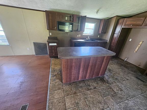 5th image of 2360 Hickory Valley Rd