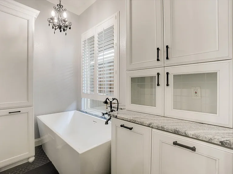 2305 Clearview Ct — Photo 23