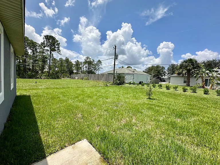 1370 Cogan Dr SE — Photo 4