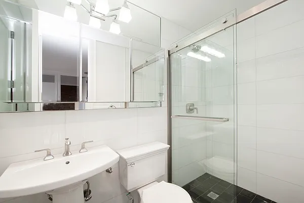 Rented by R New York | media 16