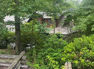 112 N Hiawatha Trl, Blue Ridge, GA 30513