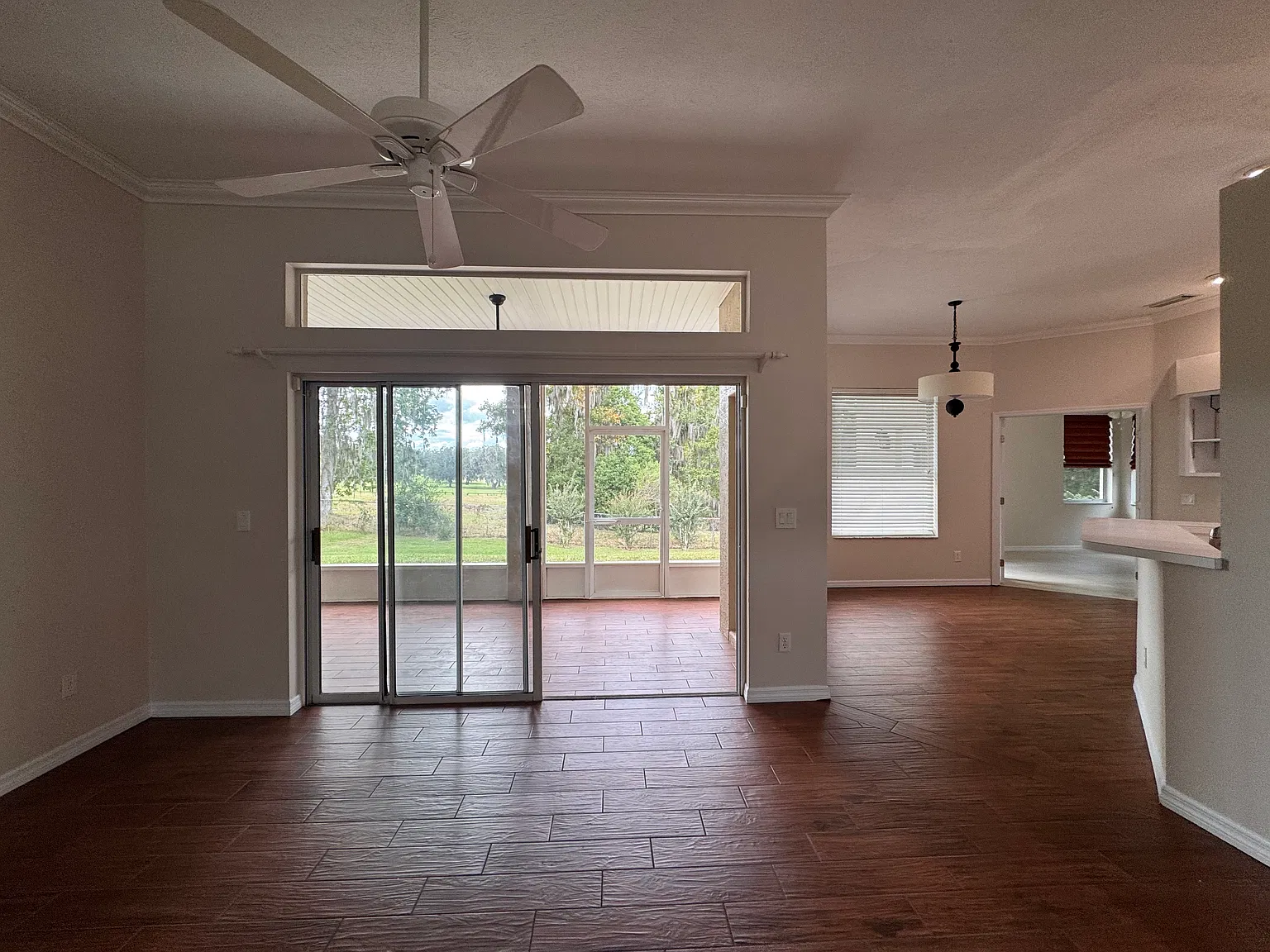 4 bed, 2000 sqft, $2,499 — Photo 3