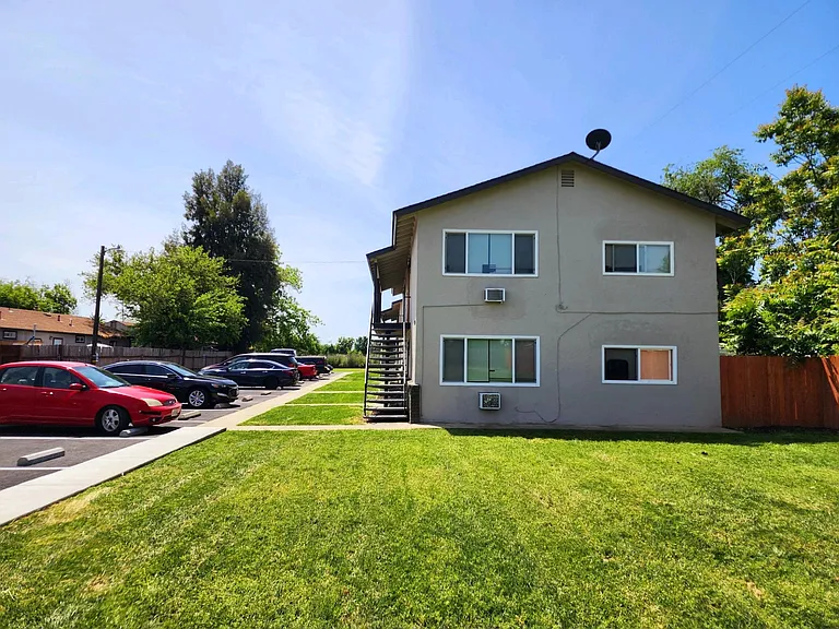 1722 Linda Ave — Photo 17