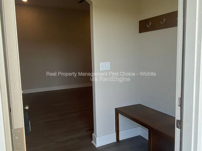 4610 S Kessler Cir — Photo 3