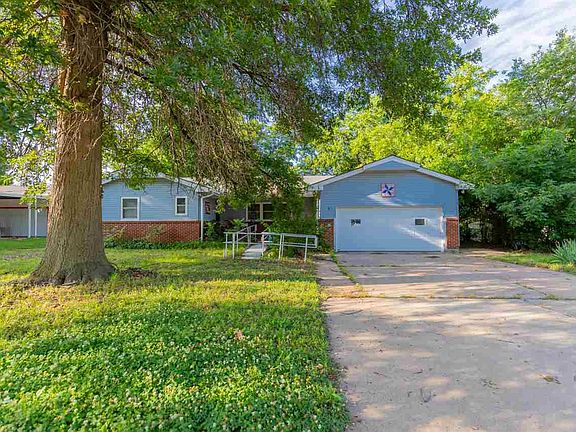 2nd image of 7 Summit Cir