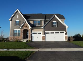 184 Forest Trail Ln, Gilberts, IL 60136