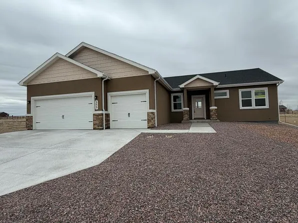 995 E Kirkwood Dr, Pueblo West, CO 81007