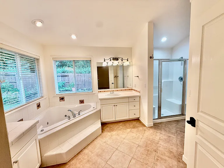 1774 N Sevenoaks Way — Photo 12