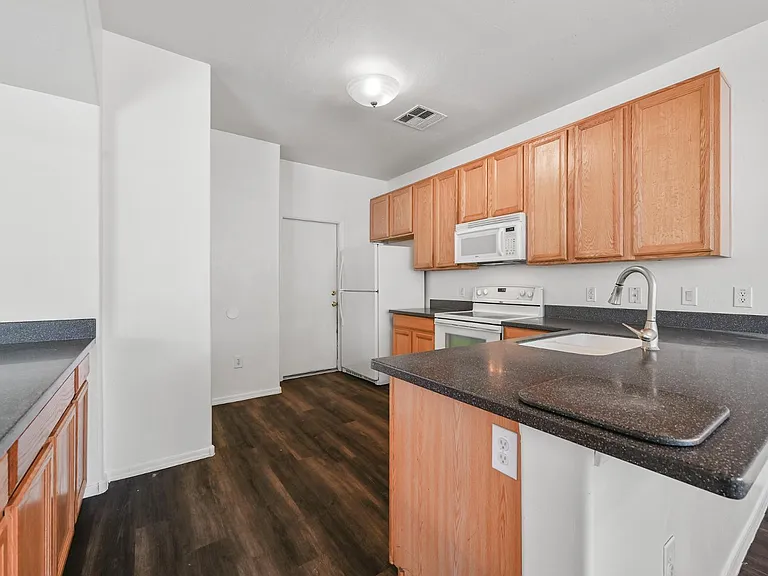 35108 N 31st Ave — Photo 10