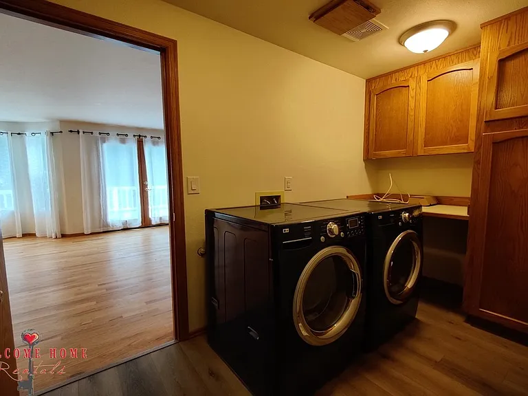 319 Marietta Pl — Photo 17