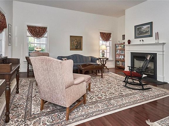 4th image of 53 Cropsey St