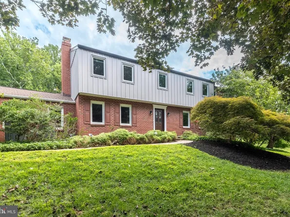 80 Mendenhall Dr, Glen Mills, PA 19342