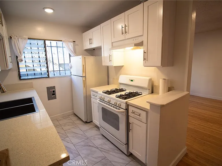 1224 N Mansfield Ave — Photo 10