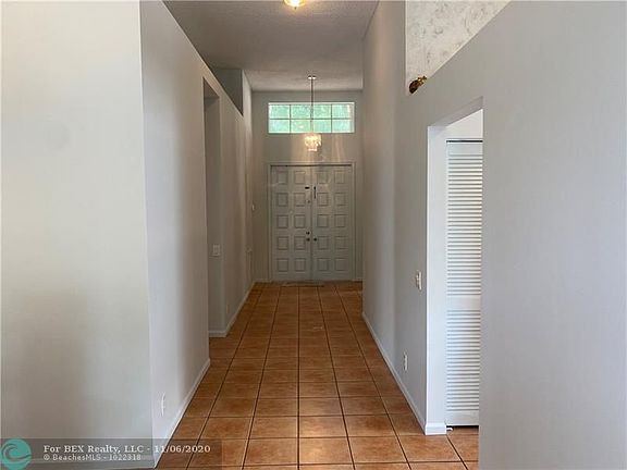 Home For Sale In Regency Lakes
