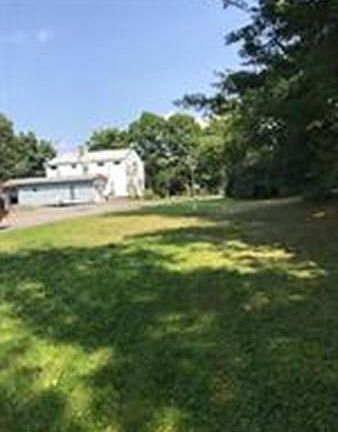 4th image of 126 Pleasant St