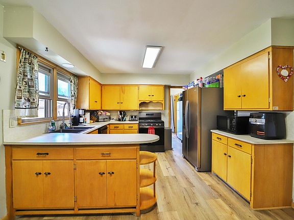 2nd image of 230 4th Ave SE