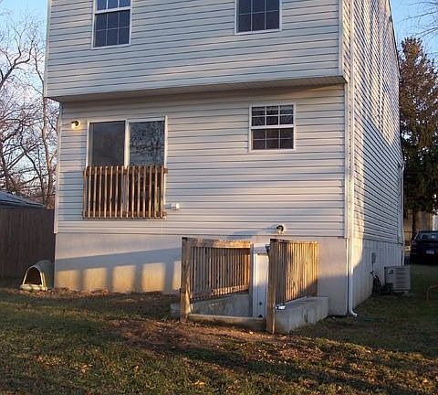 111 Queen Anne, Rear