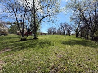 22144 Gresham Ln, Lebanon, MO 65536