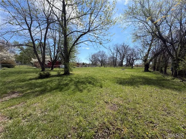 22144 Gresham Ln, Lebanon, MO 65536