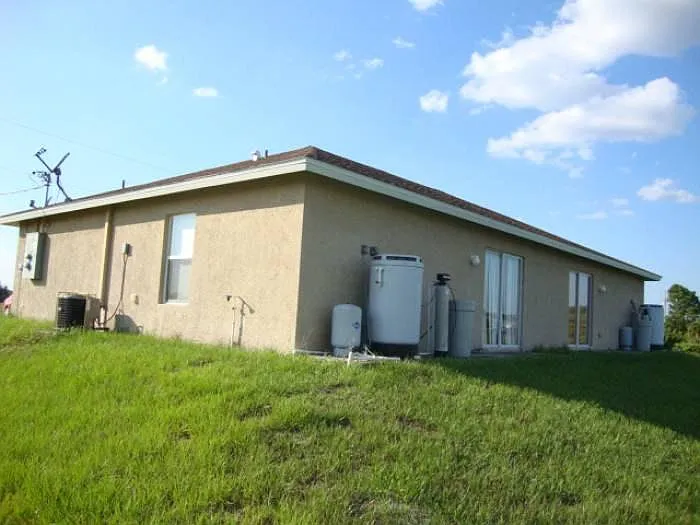 1141 Eisenhower Boulevard — Photo 3