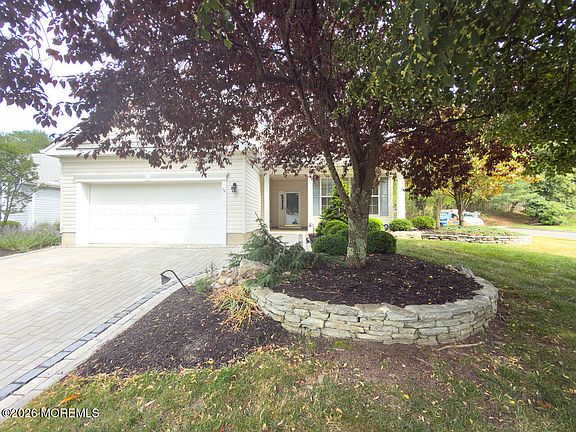 3rd image of 94 Tall Pines Drive
