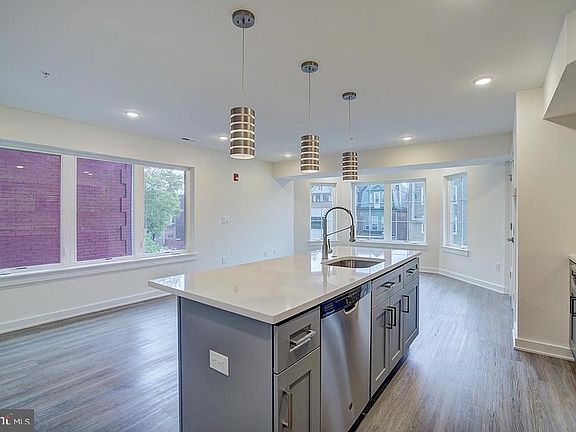 3rd image of 4829 Baltimore Ave #B
