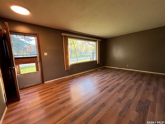 3rd image of 426 Beryl Street