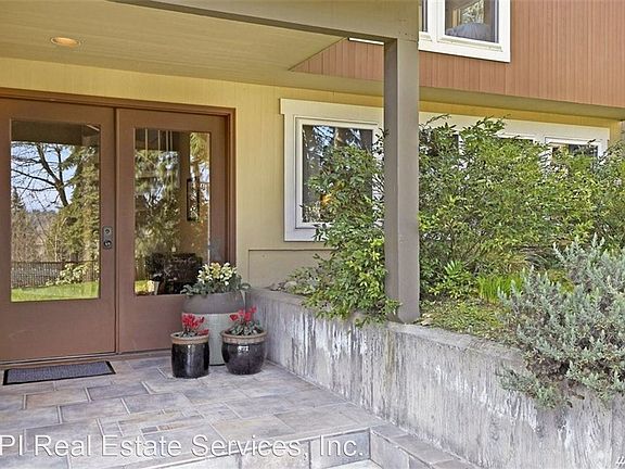 3rd image of 915 109th Ave SE