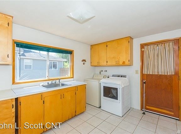 4th image of 1017 N Washington Ave