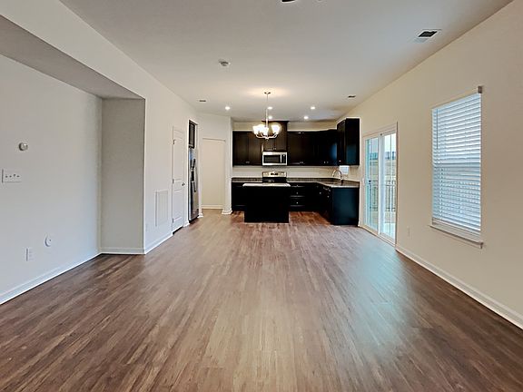 4th image of 5065 Twin River Dr