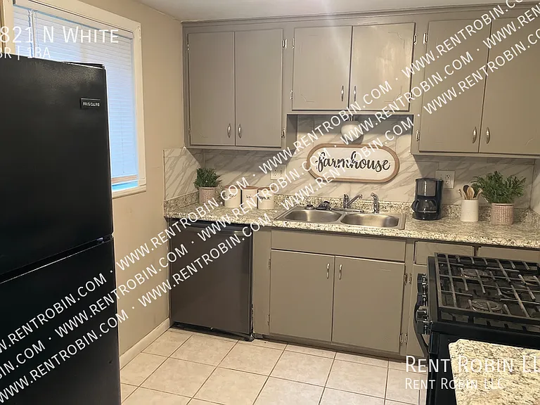 4821 N White Ave — Photo 7