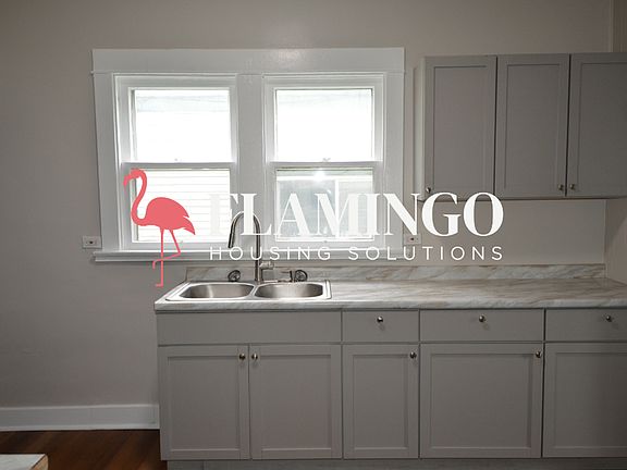 5th image of 148 E Parkwood Dr