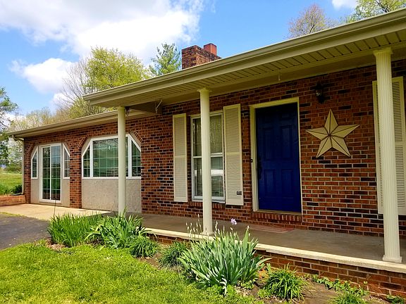3rd image of 476 Rogers Cir
