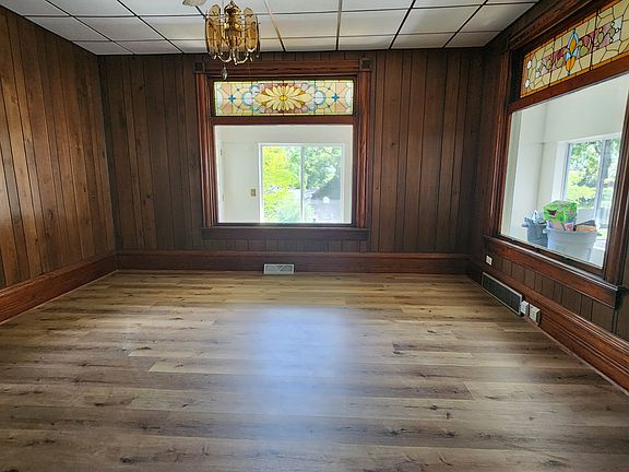 2nd image of 727 Fenelon Pl #0