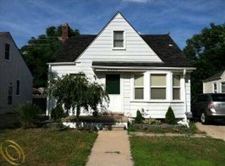 2936 N Crooks Rd, Royal Oak, MI 48073