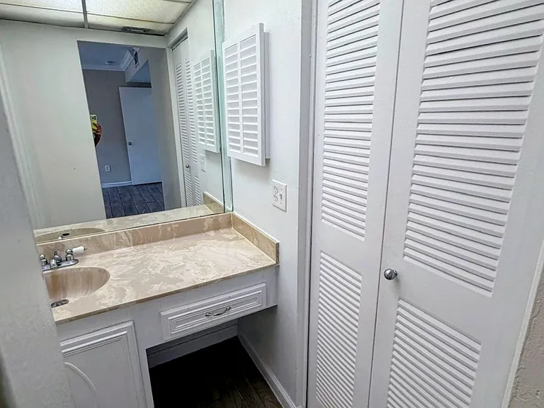 8401 SW 107th Ave — Photo 13