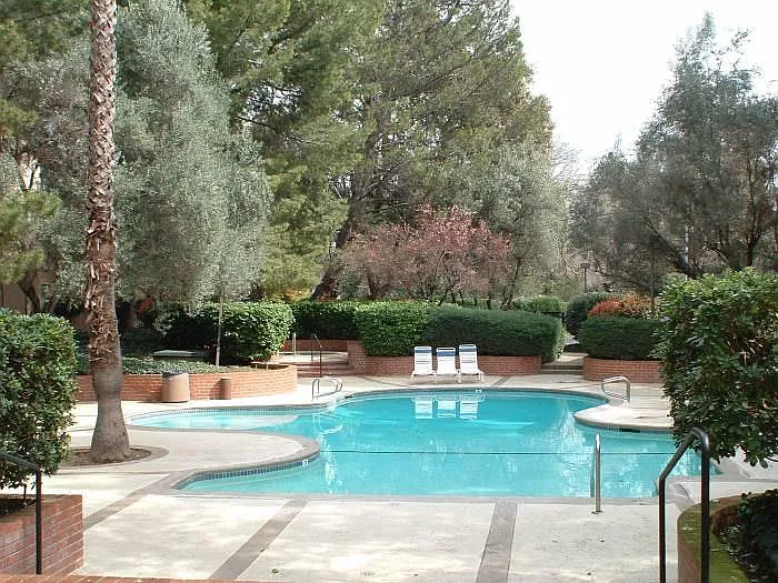 Pool2