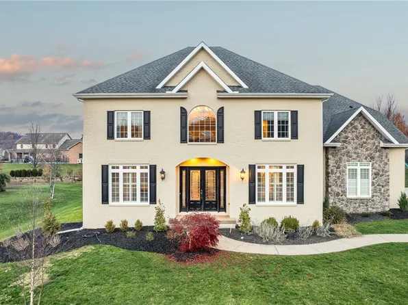 1144 Lauralynn Dr, Latrobe, PA 15650