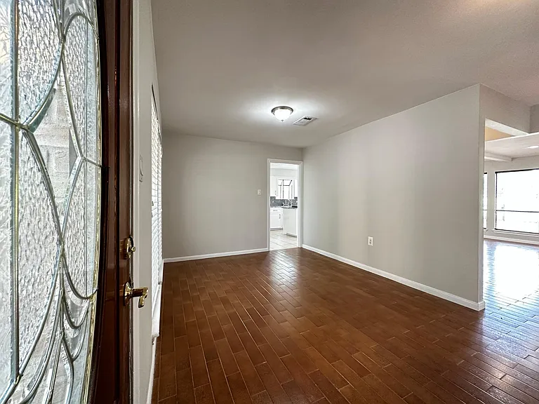 11106 Ellwood St — Photo 9