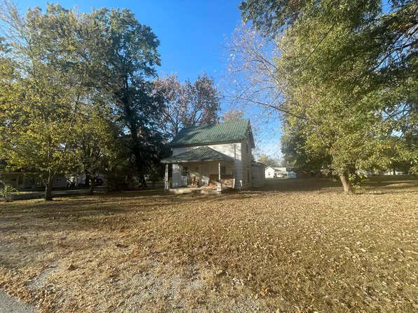 300 E 5th Street, Lamar, MO 64759