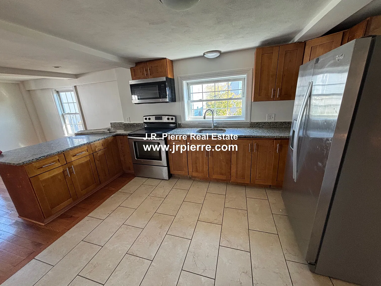 4 bed, 2.0 bath, 1600 sqft, $4,000 — Photo 2