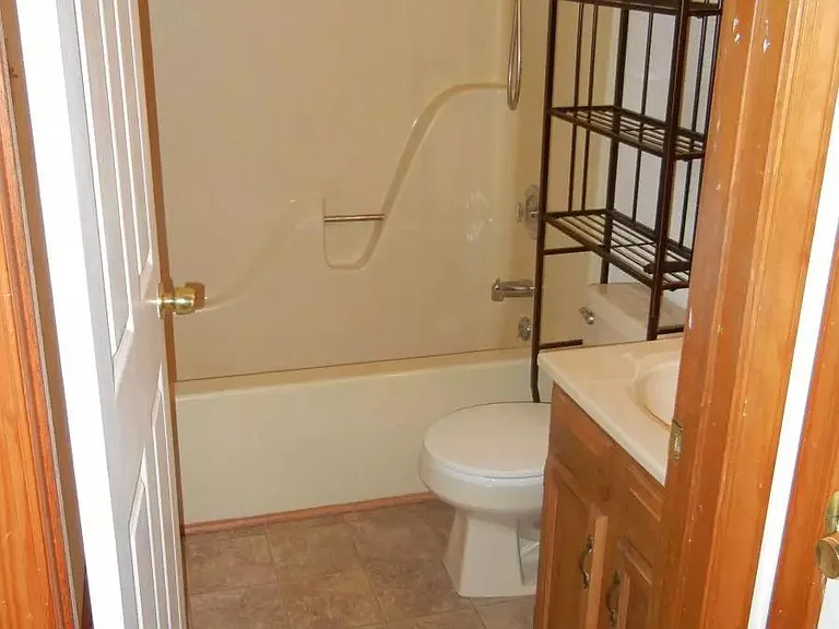 112 Gray Mount Dr — Photo 8