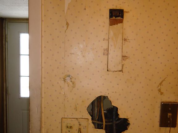 3rd image of 1781 Highland Ave