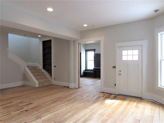 4th image of 1530 S East St