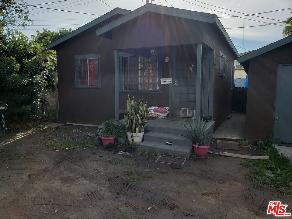 2nd image of 1152 W 56th St