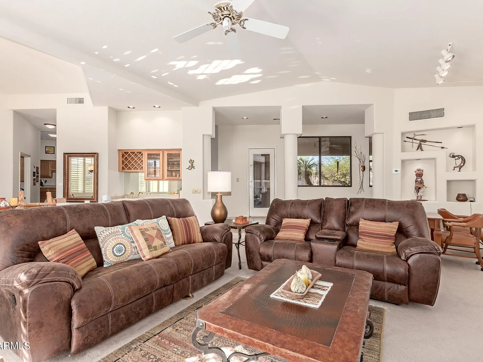 3 bed, 3.5 bath, 2838 sqft, $6,000 — Photo 1