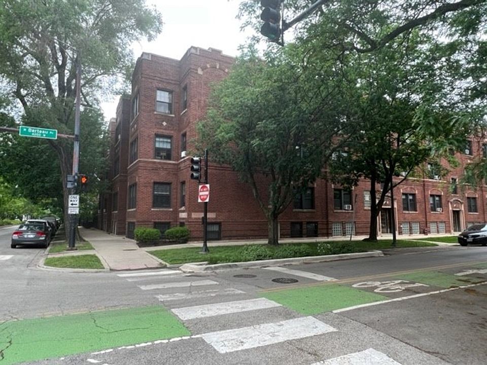1st image of 1526 W Berteau Ave APT 3