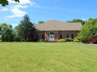 8 Michael Ct, Millstone Township, NJ 08510