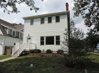 586 S Hawthorne Ave, Elmhurst, IL